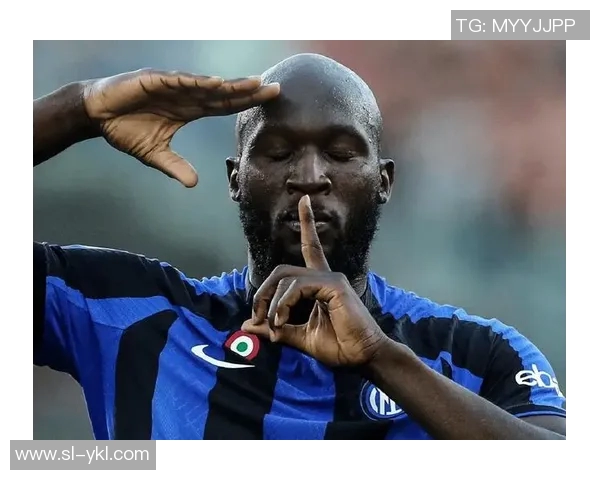 卢卡库的传奇之路：从天才少年到世界顶级前锋的奋斗历程